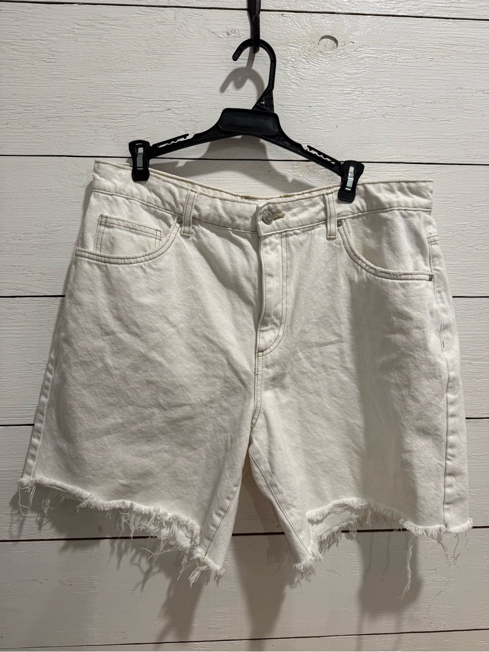 Women's Cotton On White Frayed Hem Denim Shorts /Jorts 100% Cotton